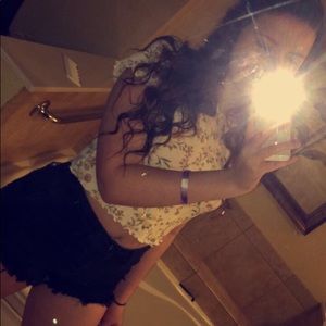 Meet your Posher, Joy